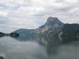 Traunsee mit Traunstein.jpg
